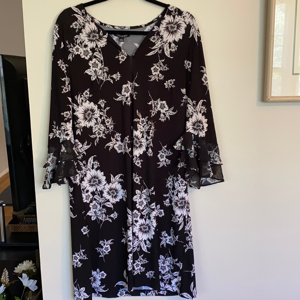 Black floral print knit dress